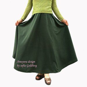 Dark Green Maxi Skirt Size M. Long. Elastic waist. Ameynra design. New